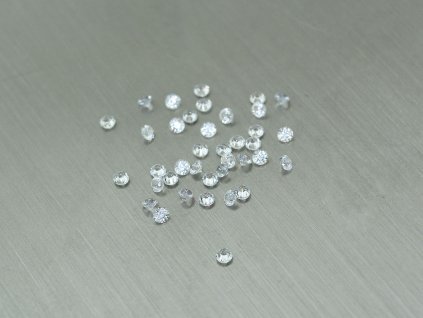 Safír přírodní kulatý 1.5 mm fasetovaný bílý průhledný