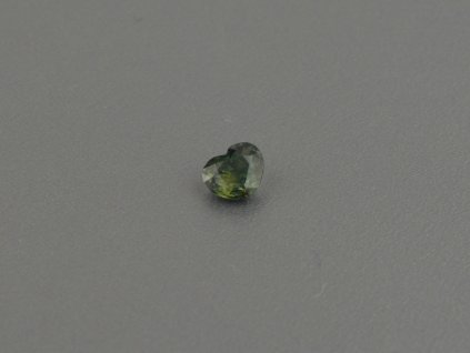 Safír přírodní srdce 3.9x4.6 mm fasetovaný zelený