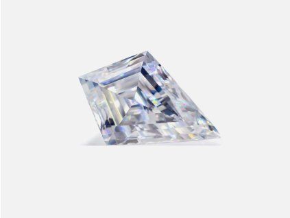 Moissanite synthétique cerf-volant 6x9 mm transparente incolore