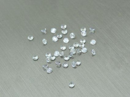 Saphir natürlicher rund 2.2 mm facettiert  weiß-transparent ohne behandlung