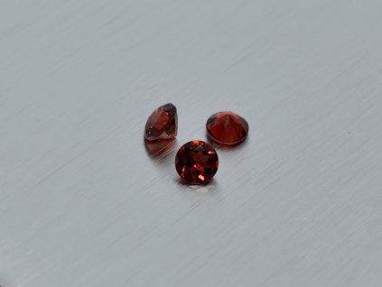 Grenat naturel rond 4.0 mm Pyrope facetté