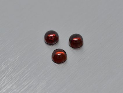 Grenat naturel rond 5.0 mm Pyrope cabochon