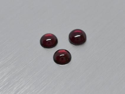 Granát přírodní kulatý 6.0 mm rhodolit kabošon