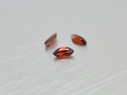 Granát přírodní markýz 3.5x7 mm pyrop fasetovaný
