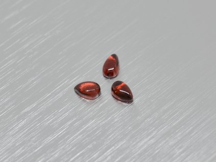 Granat naturlicher Birne 3x5 mm pyrop cabochon