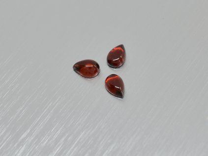 Grenat naturel poire 4x6 mm Pyrope cabochon