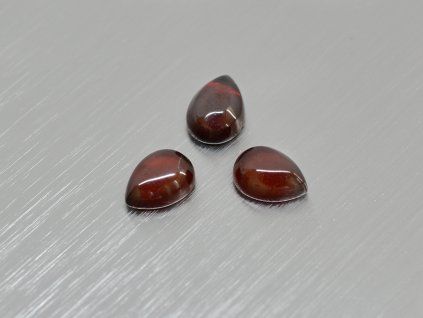 Grenat naturel poire 5x7 mm Pyrope cabochon