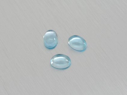 Topaze naturelle ovale 5x7 mm sky blue cabochon