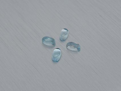 Topaze naturelle ovale 3.0x5.0 mm sky blue cabochon