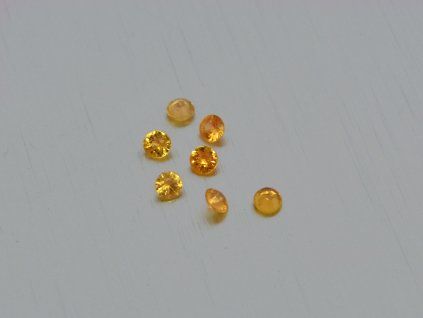 Sapphire natural round 2.3 mm faceted orange