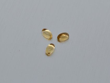 Cytryn naturalny owal 3.0x5.0 mm kaboszon