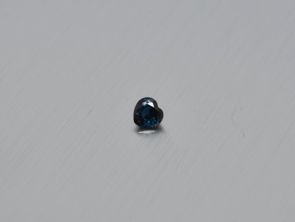 Safír přírodní srdce 3.9x4.0 mm fasetovaný modrý