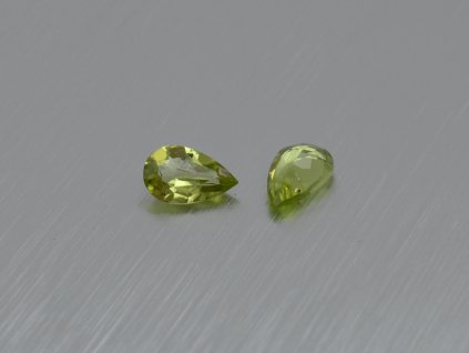 Olivín/peridot přírodní hruška 5.0x8.0 mm fasetovaný