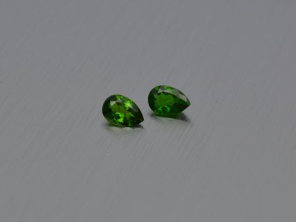 Natürlicher Chromdiopsid Birne 3.5x5.5 mm facettiert