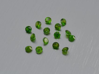 Chrome diopside naturel rond 3.0 mm facetté