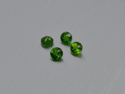 Chrome diopside naturel rond 4 mm facetté