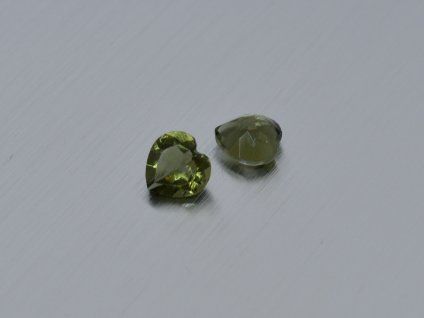 Moldavite natural heart 6.1x6.1 mm faceted pair