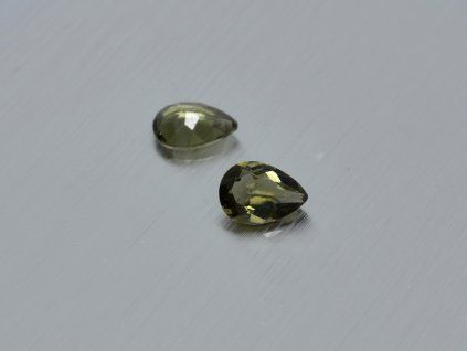 Moldavite naturelle poire 5x7 mm facettée  paire