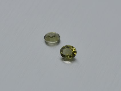 Moldavit přírodní ovál 4.1x5.0 mm fasetovaný
