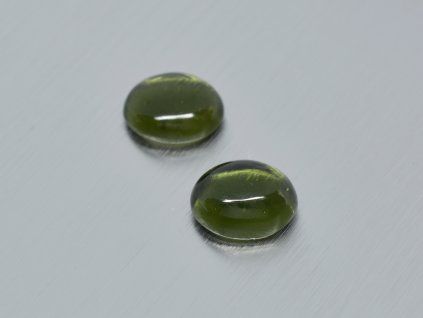 Natürlicher Moldavit Oval 9.2x11.1 mm Cabochon Paar