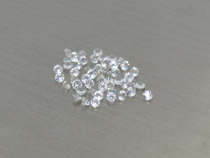 Topaze naturelle ronde 2.4 mm blanche transparente facettée