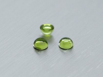 Olivine / Péridot naturel rond 5 mm cabochon