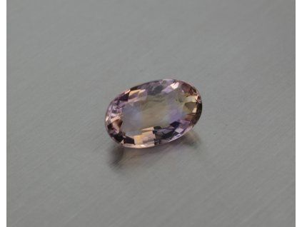 Amétrine naturelle ovale 9.6x15.1 mm facettée