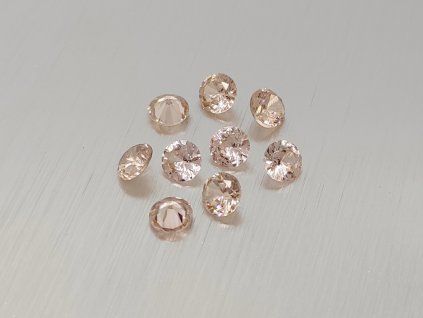 Verre synthétique rond  4 mm couleur abricot facetté