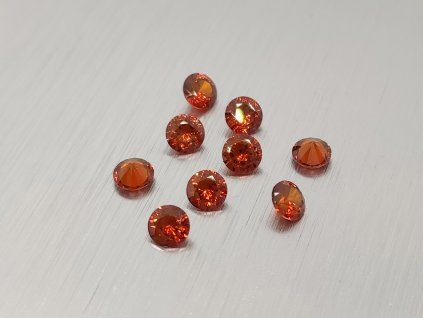 Verre synthétique rond  4 mm couleur rouge facetté
