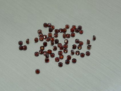 Grenat naturel rond 1.5 mm facetté