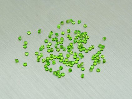 Chrome diopside naturel rond 1.3 mm facetté