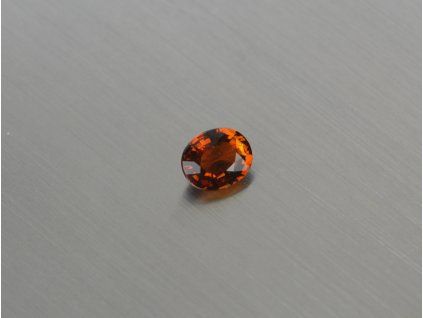 Tourmaline naturelle ovale 5.4x6.5 mm facettée