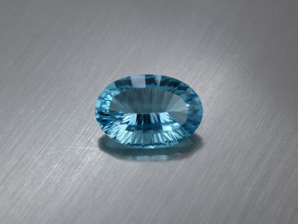 Topas naturlicher oval 12.7x18.6 mm facettiert  swiss blau