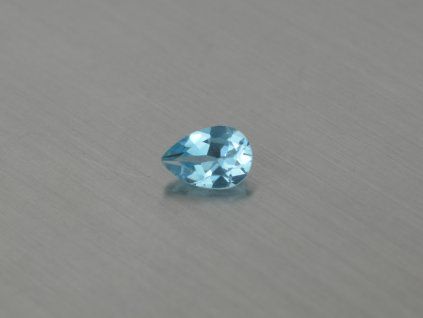 Topaze naturelle poire 6x9 mm swiss blue facettée