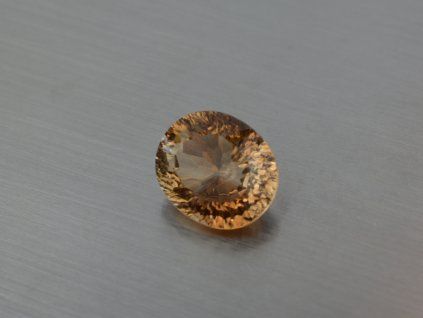 Topaze impériale naturelle ovale 14.9x12.5 mm facettée