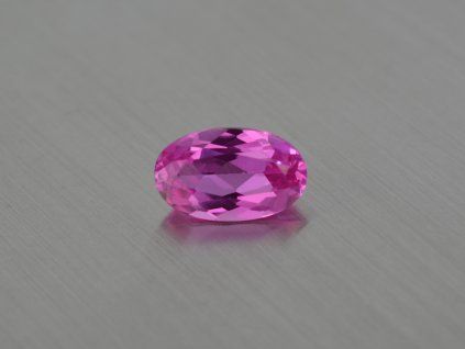 Rubis synthétique ovale 8x13 mm rose facetté