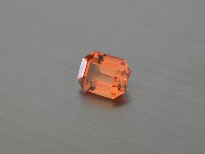Corindon synthétique padparadscha rectangle 8x10 mm