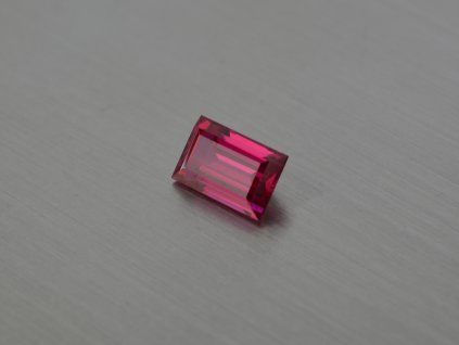 Ruby synthetischer  rechteck 7x11 mm rot-rosa