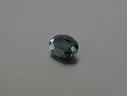 Spinelle synthétique ovale 6x8 mm couleur Tourmaline verte