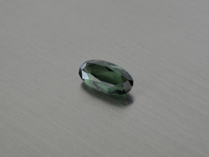 Spinelle synthétique ovale 7x13 mm couleur Tourmaline verte