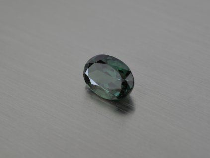 Spinelle synthétique ovale 9x13 mm couleur Tourmaline verte