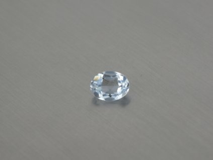 Spinel syntetický ovál 6x8 mm modrá barva sky topazu