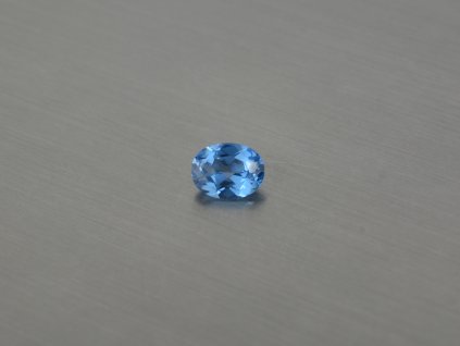 Spinell synthetisches  oval 6x8 mm blau farbe swiss Topas
