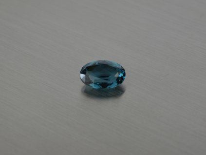 Synthetischer Spinell Oval 8x12 mm Farbe blau london Topas