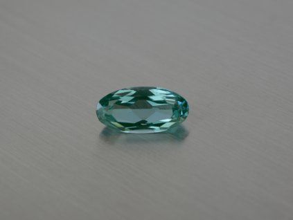 Spinelle synthétique ovale 8x16 mm vert et bleu changeant de couleur