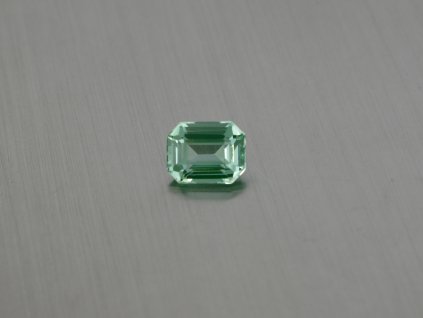 Spinell synthetisches oktagon 7x9 mm grüne Minze