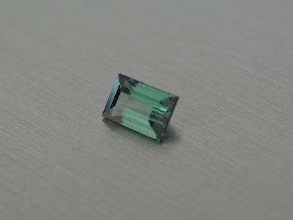 Spinelle synthétique rectangle 4x6 mm couleur Tourmaline verte