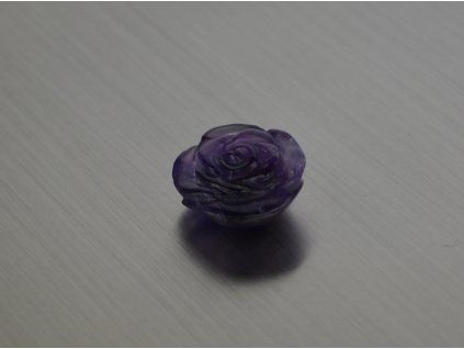 Améthyste naturelle rose 15.8x17.3 mm sculptée