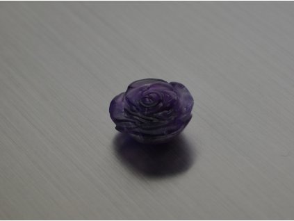Ametyst přírodní růže 15.8x17.3 mm vyřezávaný fialový