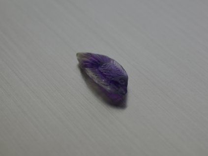 Améthyste naturelle poisson 21.3x9.2 mm sculptée